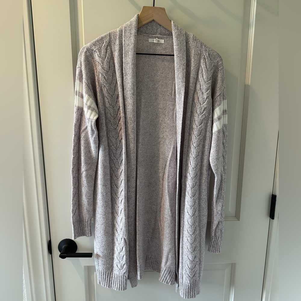 Lilac cardigan with stipe sleeve